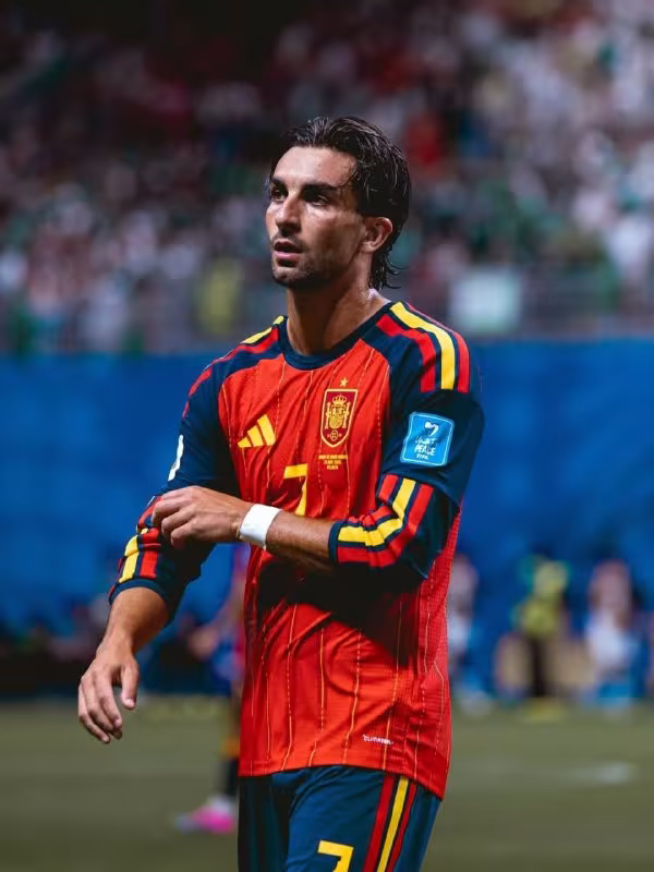 Luis Enrike Ferran Torresga qiziqish bildirmoqda