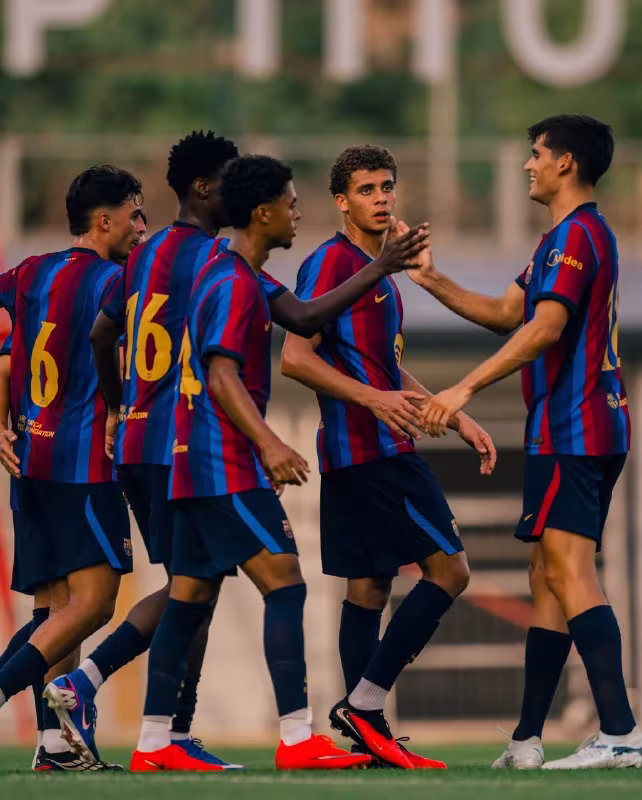 Hansi Flik yosh futbolchilarni Angliyaga olib ketmoqchi