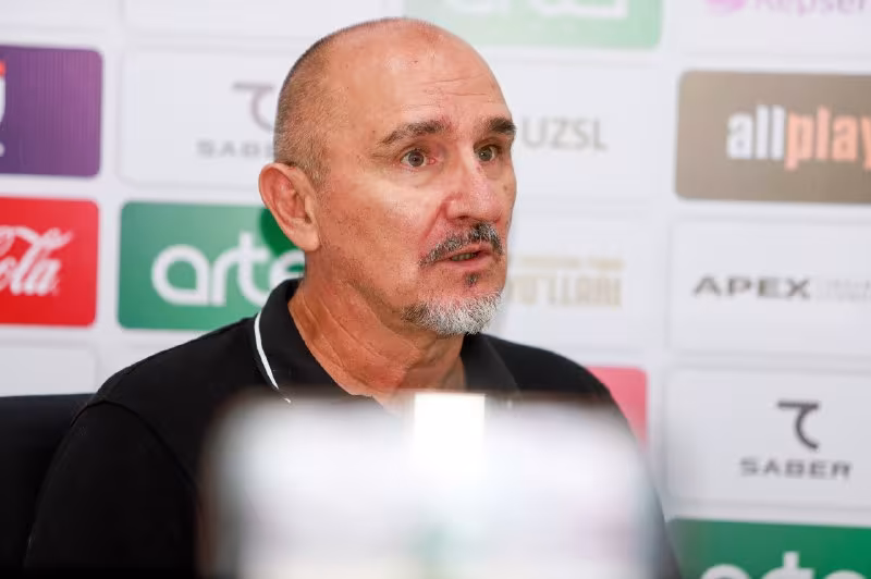 Lokomotiv bosh murabbiyi jamoadagi jarohatlar va tarkibdagi o'zgarishlar haqida