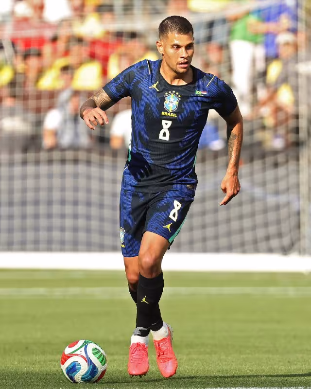 "Arsenal" Bruno Gimaraish transferi ustida ishlashda davom etmoqda