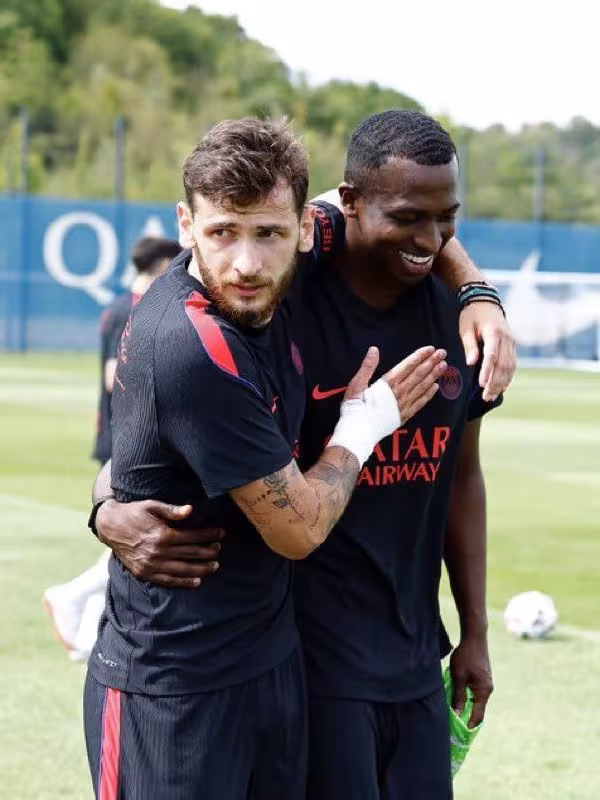 Villian Pacho PSJ mashg'ulotlariga qaytdi