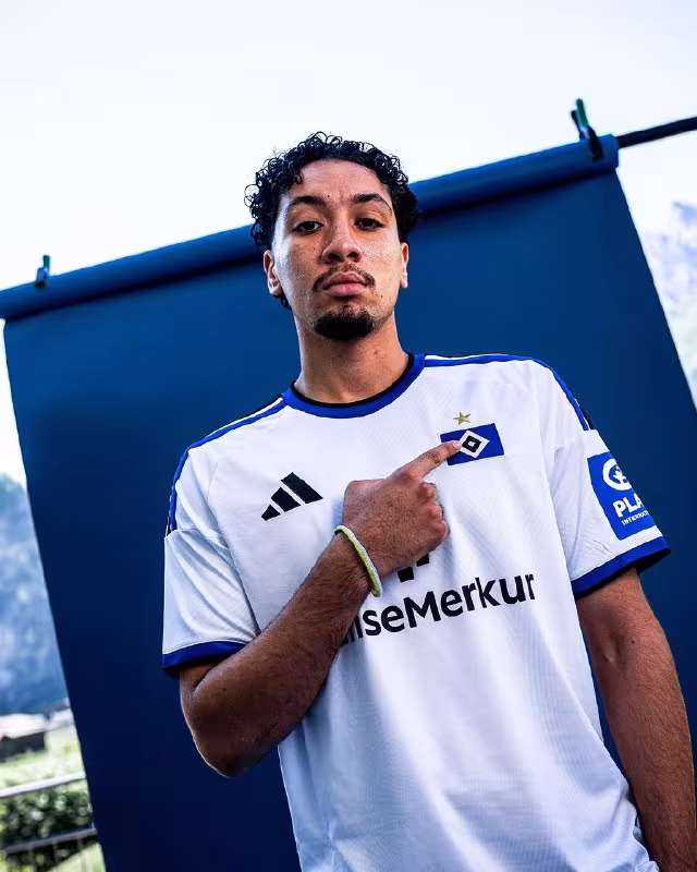 Nadir Gamburg futbolchisiga aylandi