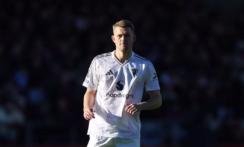 Matteys de Ligt mavsum boshlanishini o'tkazib yuboradi