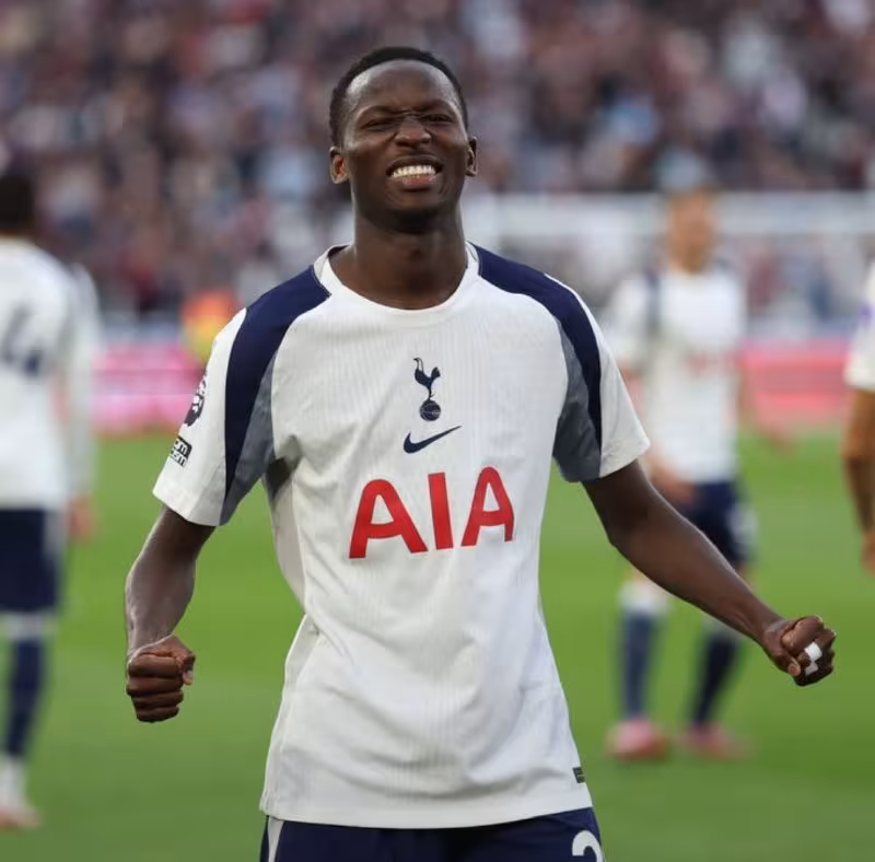 Aston Villa Papa Matar Sarr uchun taklif tayyorlamoqda