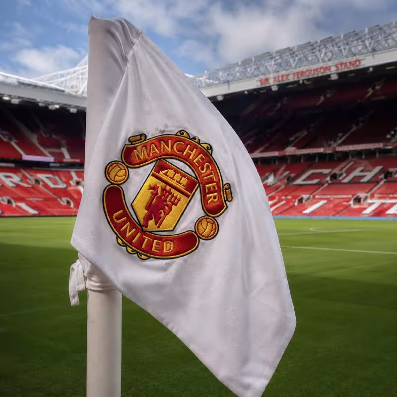 Manchester United yarim himoyachi izlamoqda