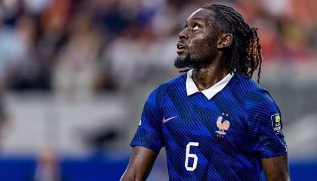 Manu Kone «Chelsi» nishonida