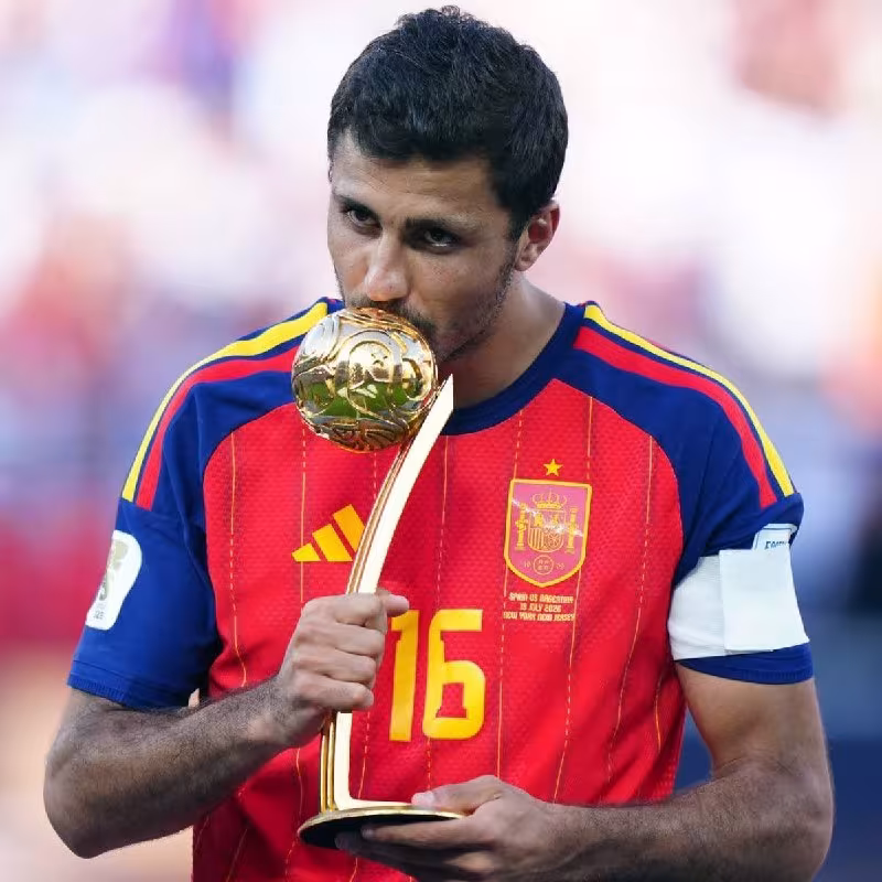 PSJ Rodri transferi bo'yicha "Manchester Siti" bilan bog'landi