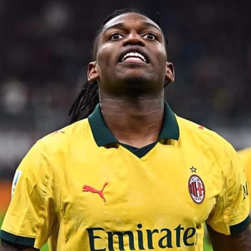 Rafael Leao faoliyatini Angliyada davom ettirmoqchi, ammo takliflar yo'q