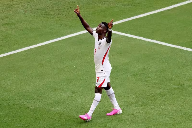 Bukayo Saka xet-trik qayd etdi