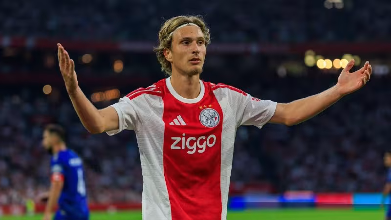 PSJ Mika Godts uchun «Ayaks»ga rasmiy taklif yubordi