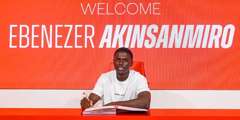 Ebenezer Akinsanmiro «Montsa» futbolchisiga aylandi