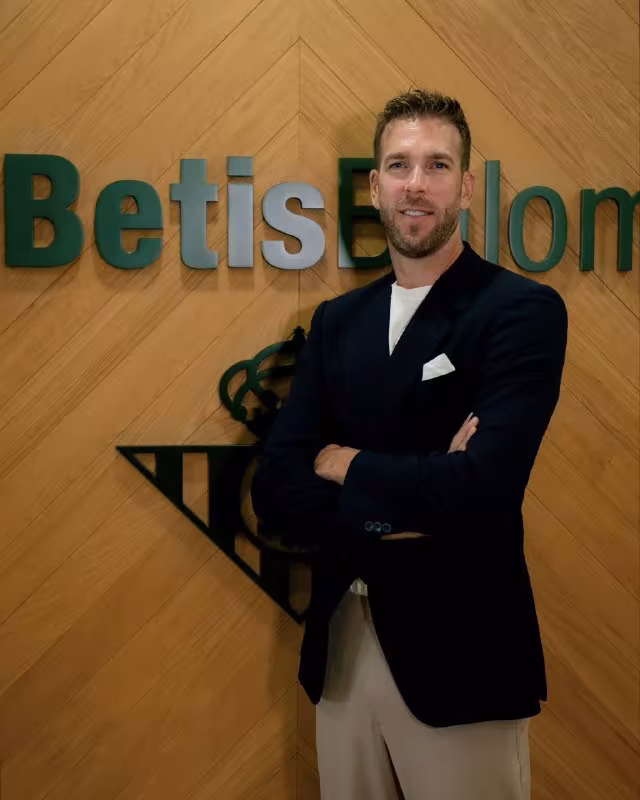 Adrian San Migel «Real Betis» sport rahbariyatiga qo'shiladi