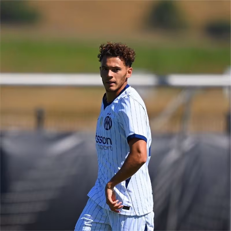 Kristyan Asllani "Hull Siti" nishonida